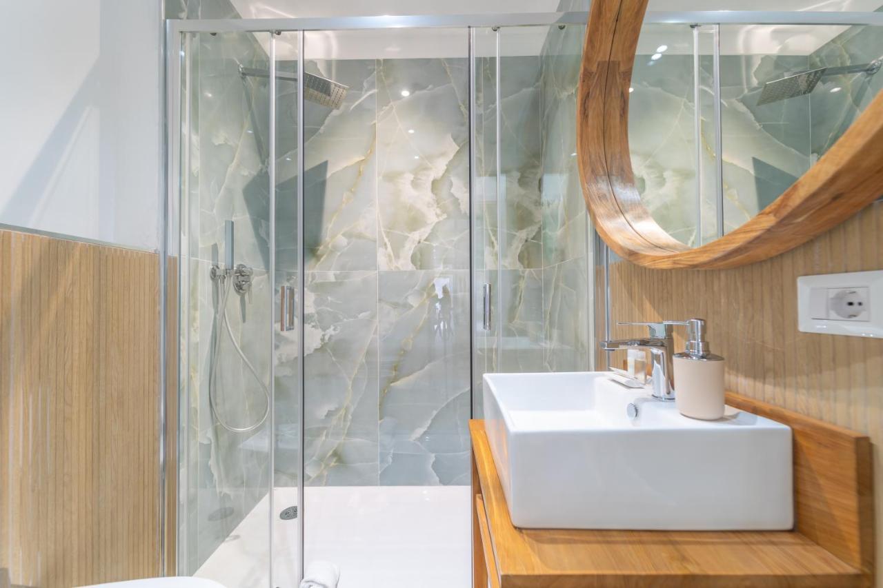 Superior Double Room Indoor Spa Bath