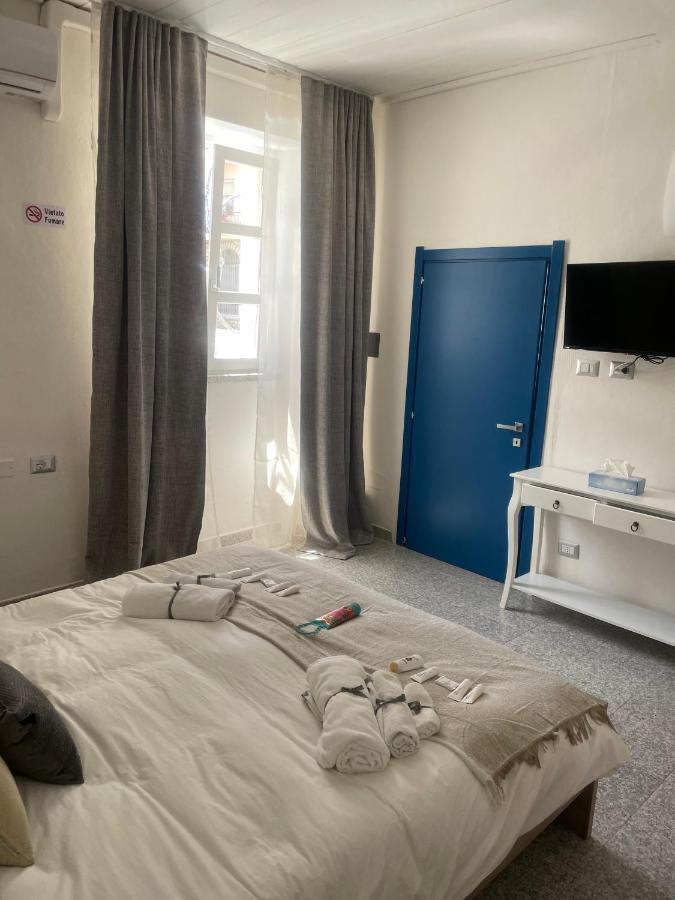 Tweepersoonskamer met Gedeelde Badkamer