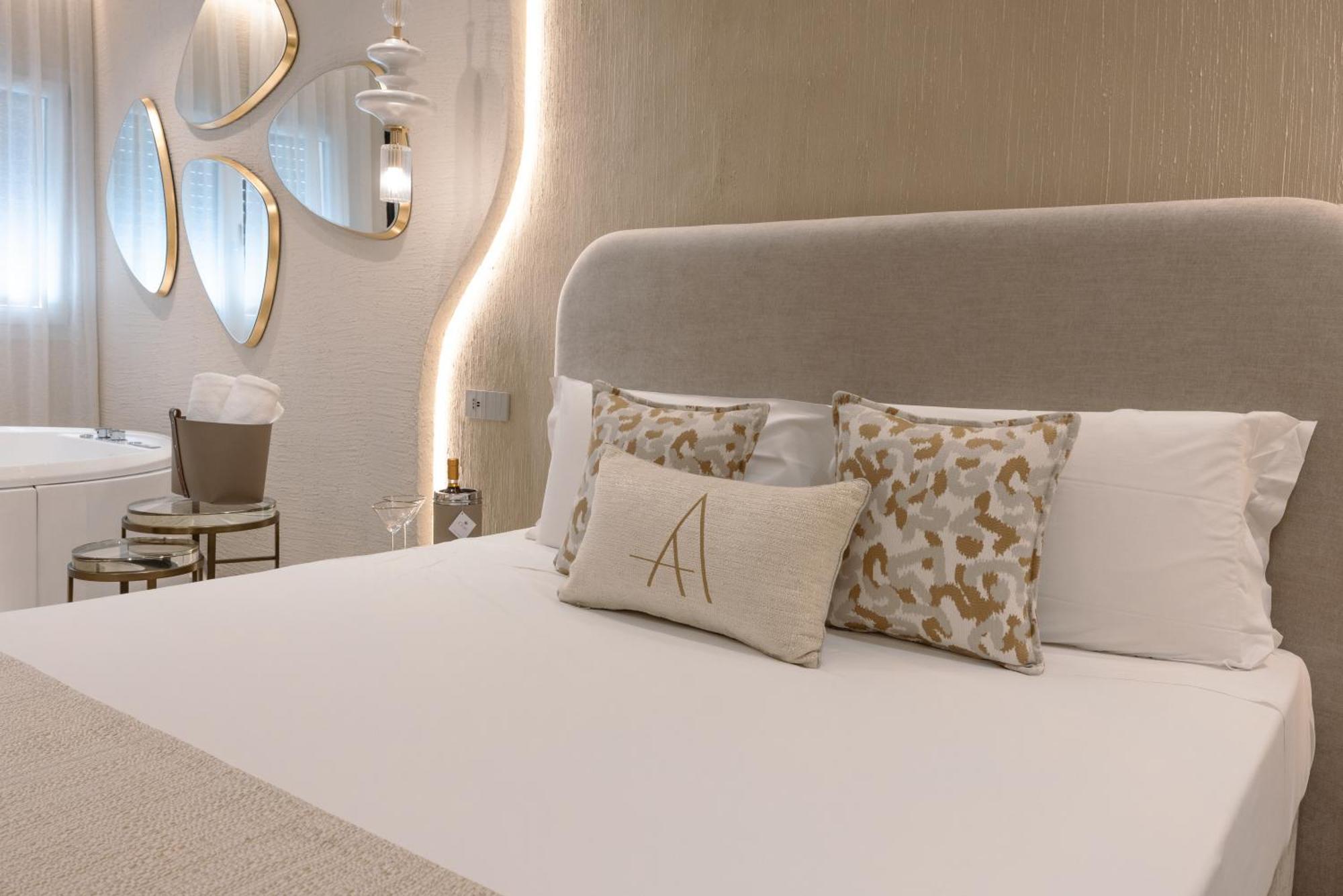 Suite with Spa Bath