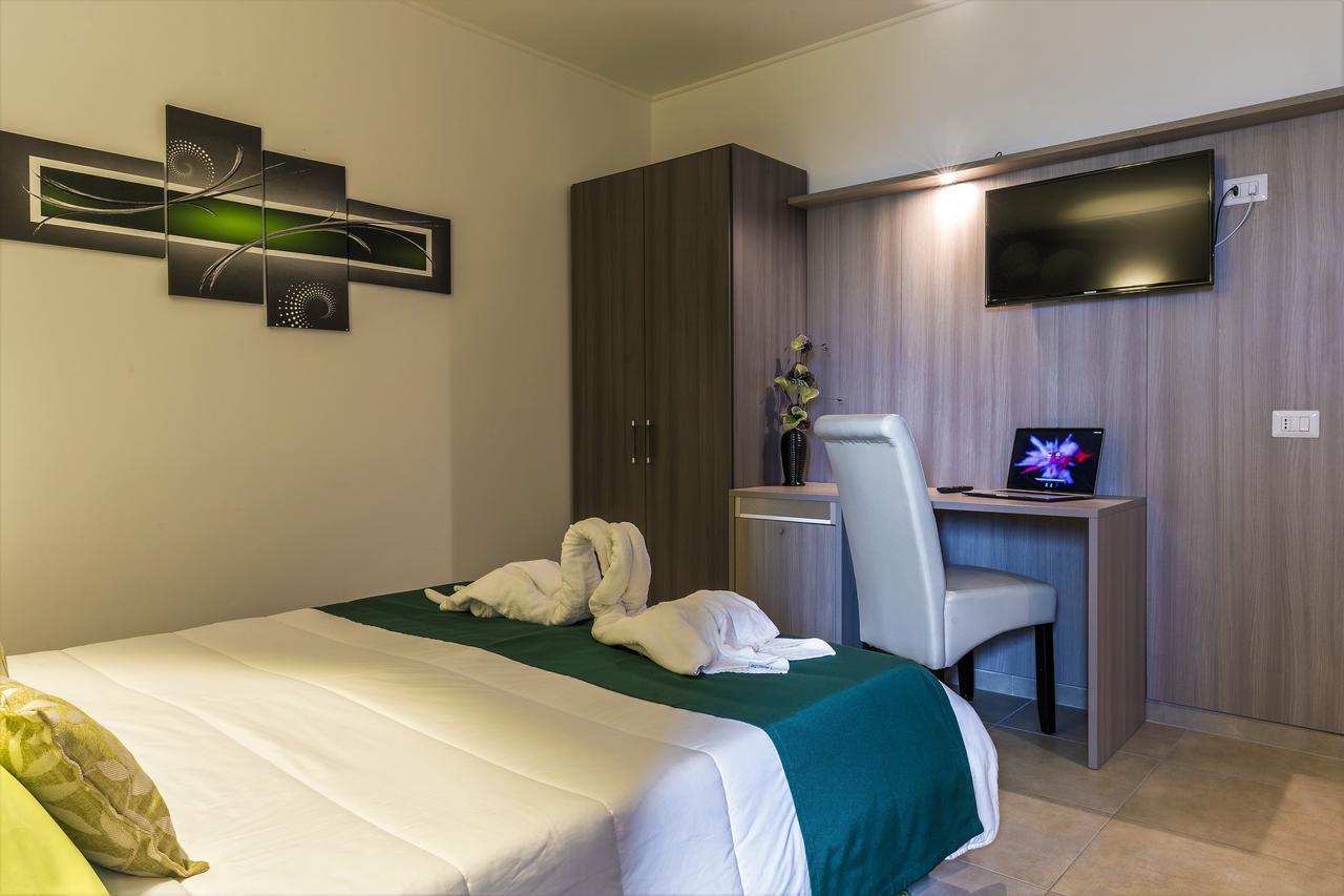 Double or Twin Room Private Bathroom
