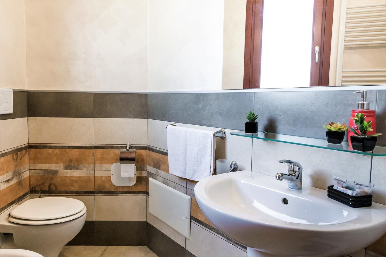 Double or Twin Room Private Bathroom