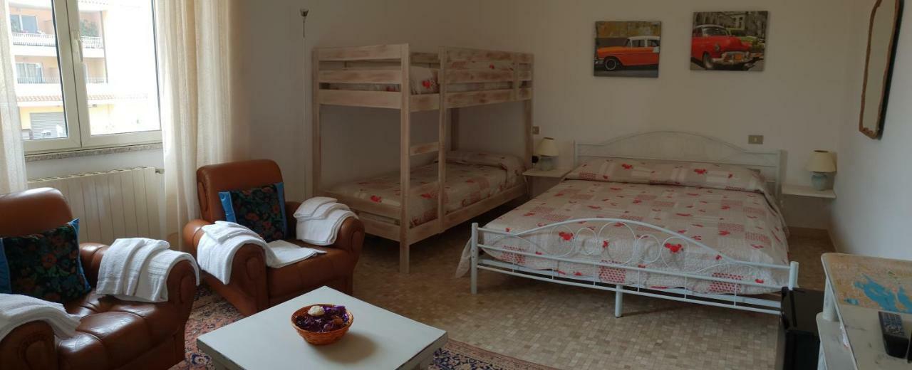 Vierpersoonskamer met Gedeelde Badkamer