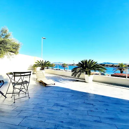 La Promenade Rooms & Suites-2