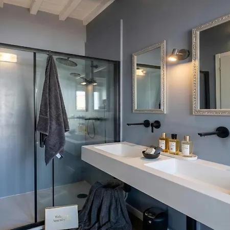 Les Chambres De Francoise Guest House-2